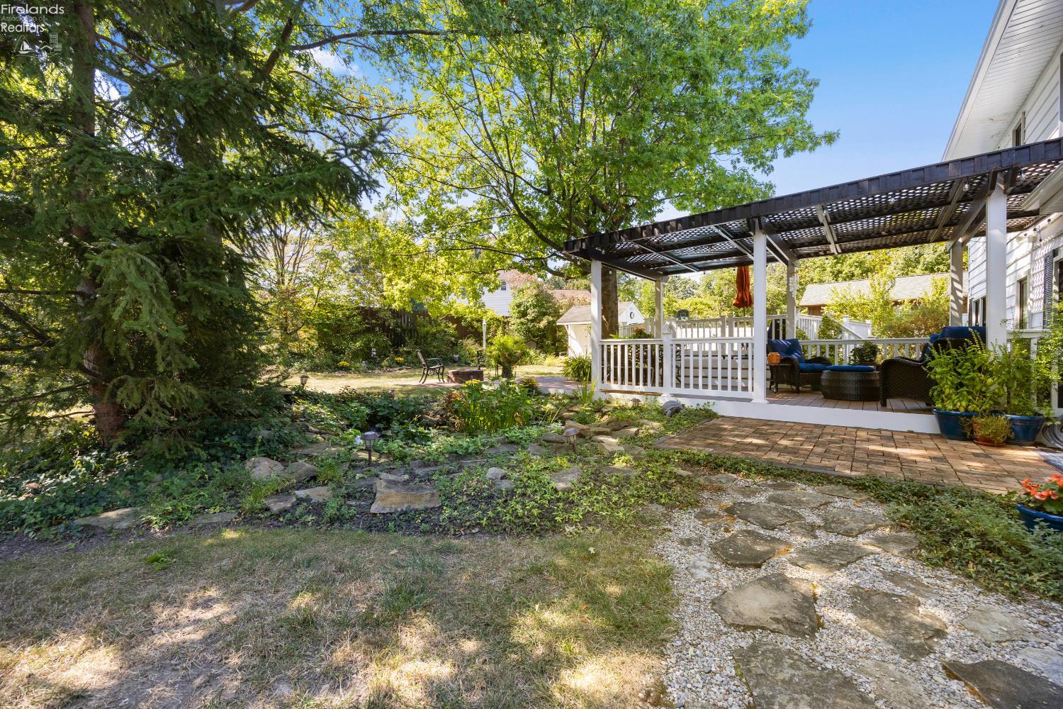 2630 Robinhood Dr.