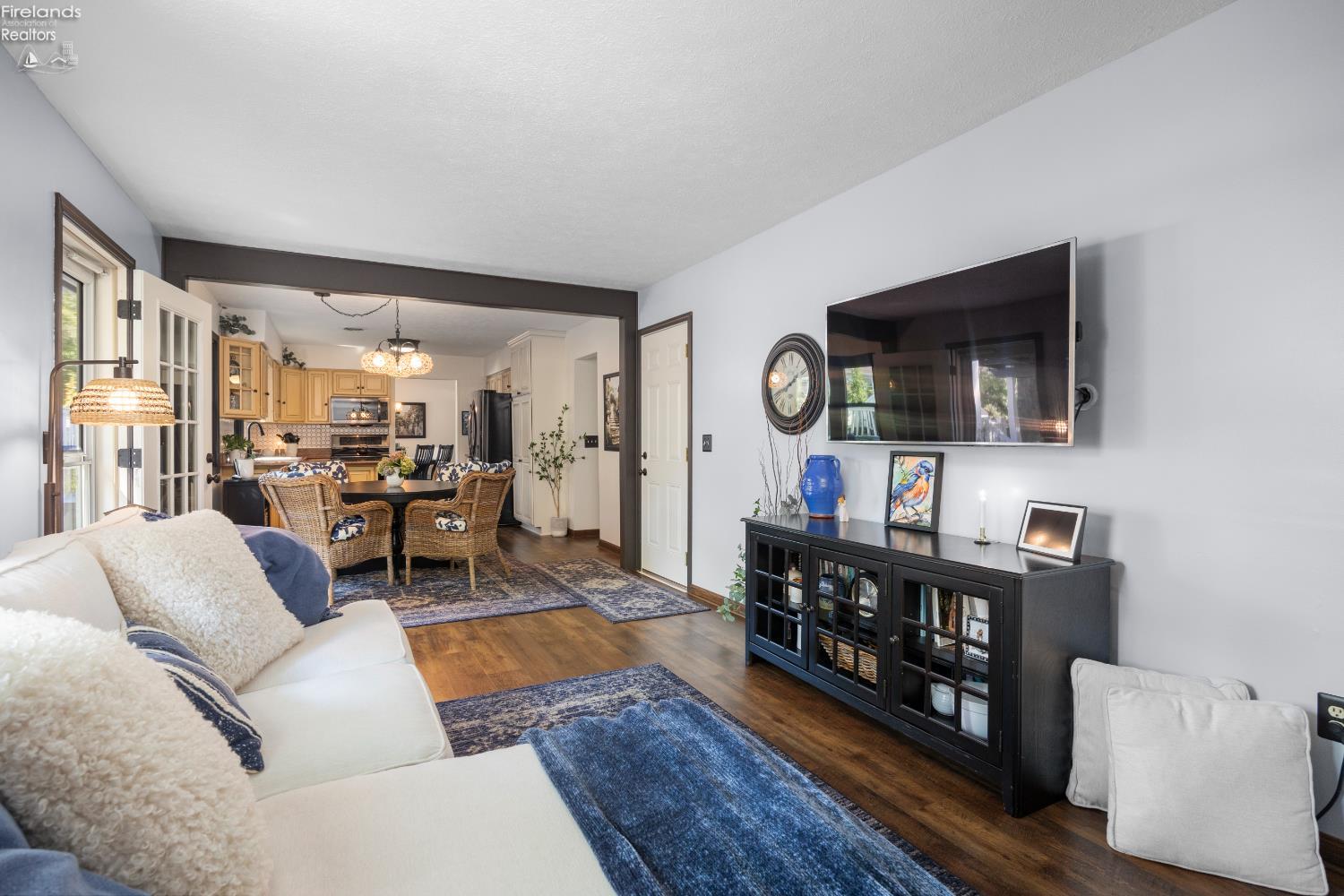 2630 Robinhood Dr.