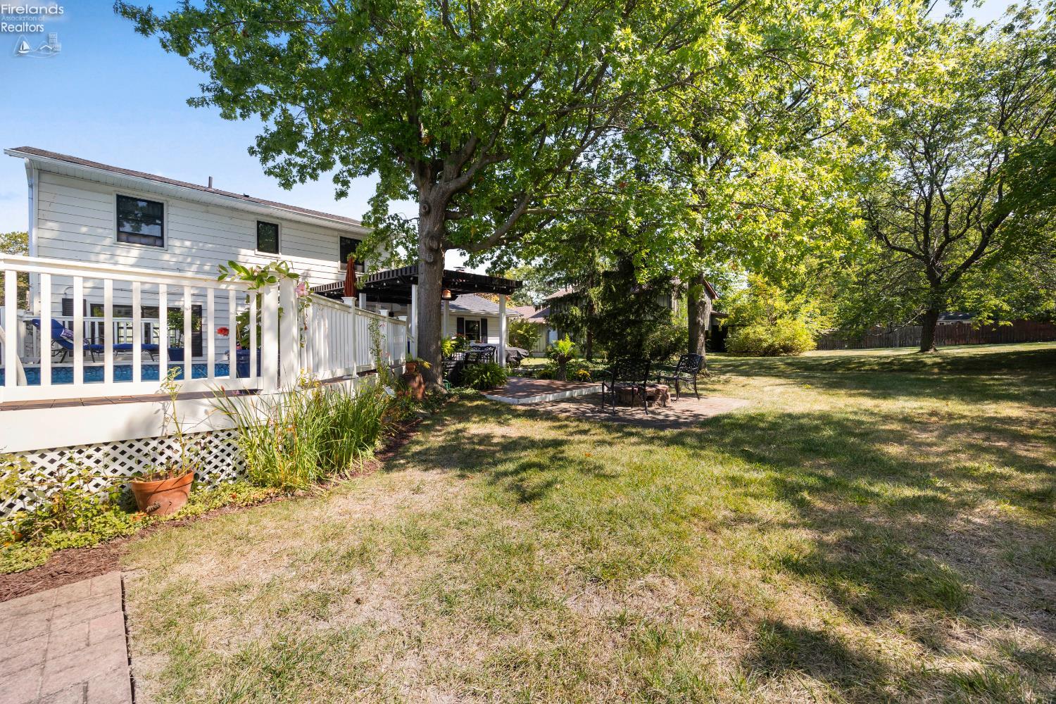 2630 Robinhood Dr.
