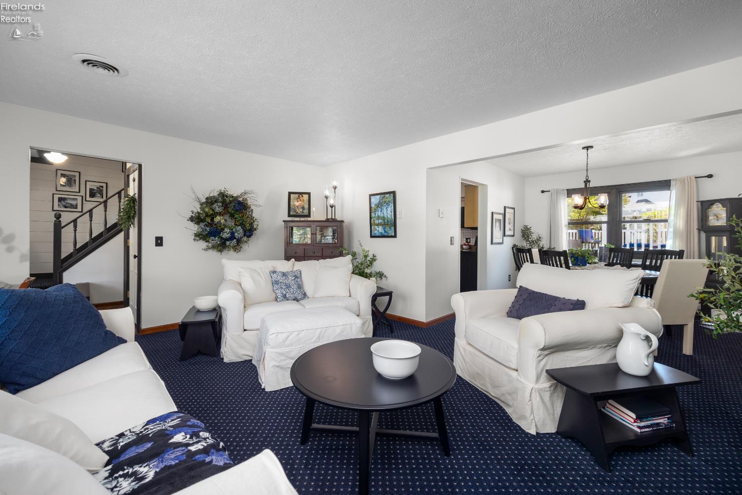 2630 Robinhood Dr.