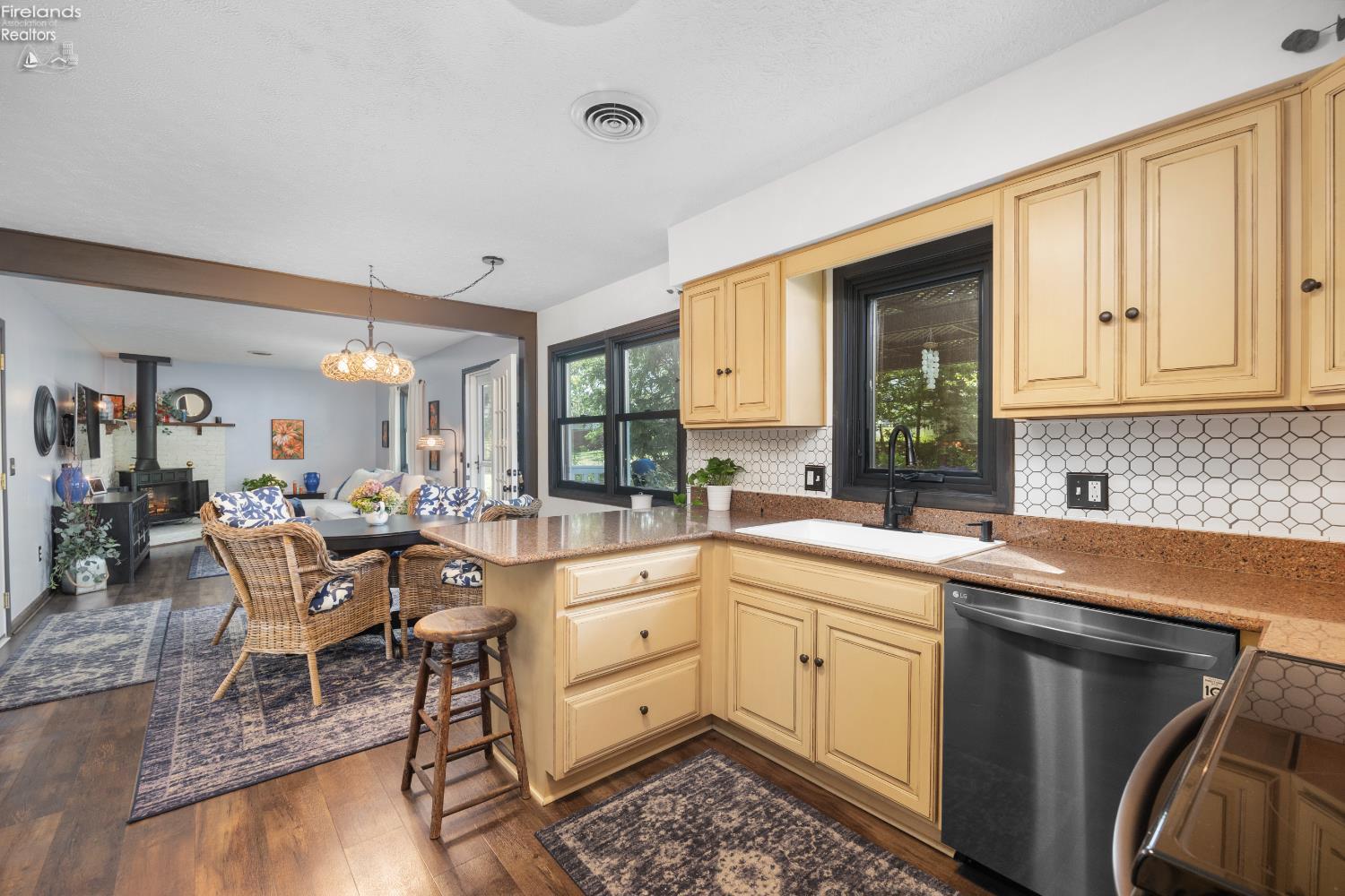 2630 Robinhood Dr.