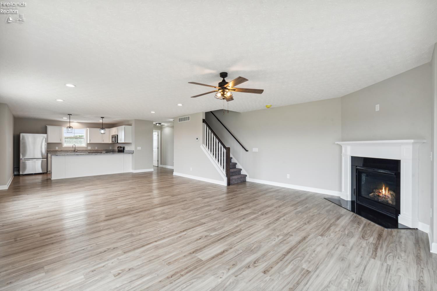 2782 S Waterside Court 192