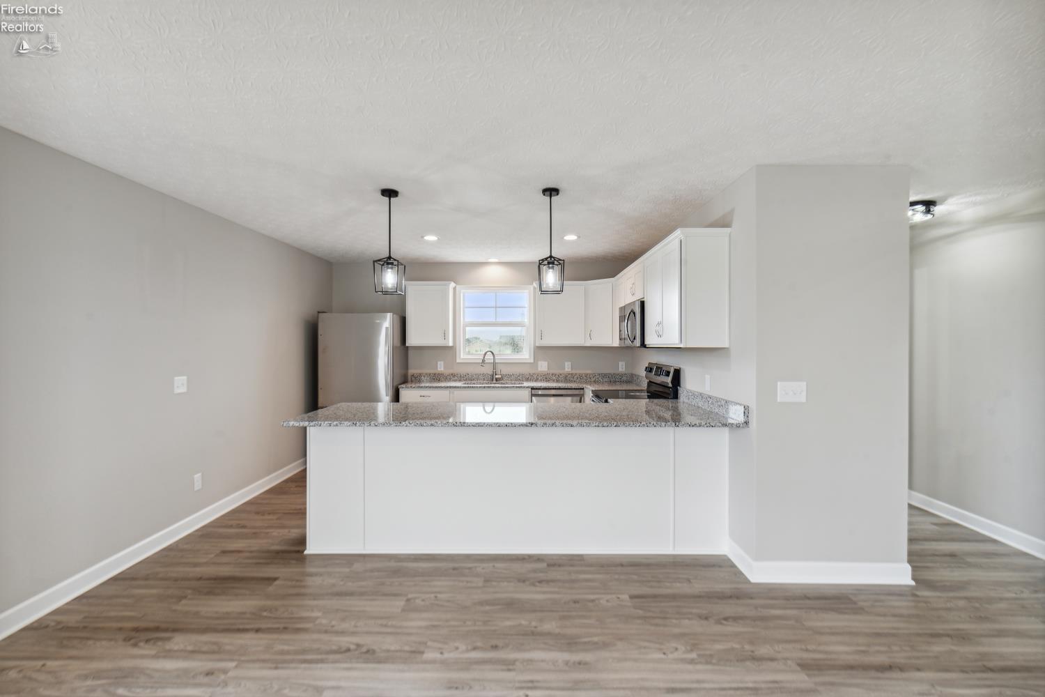2782 S Waterside Court 192