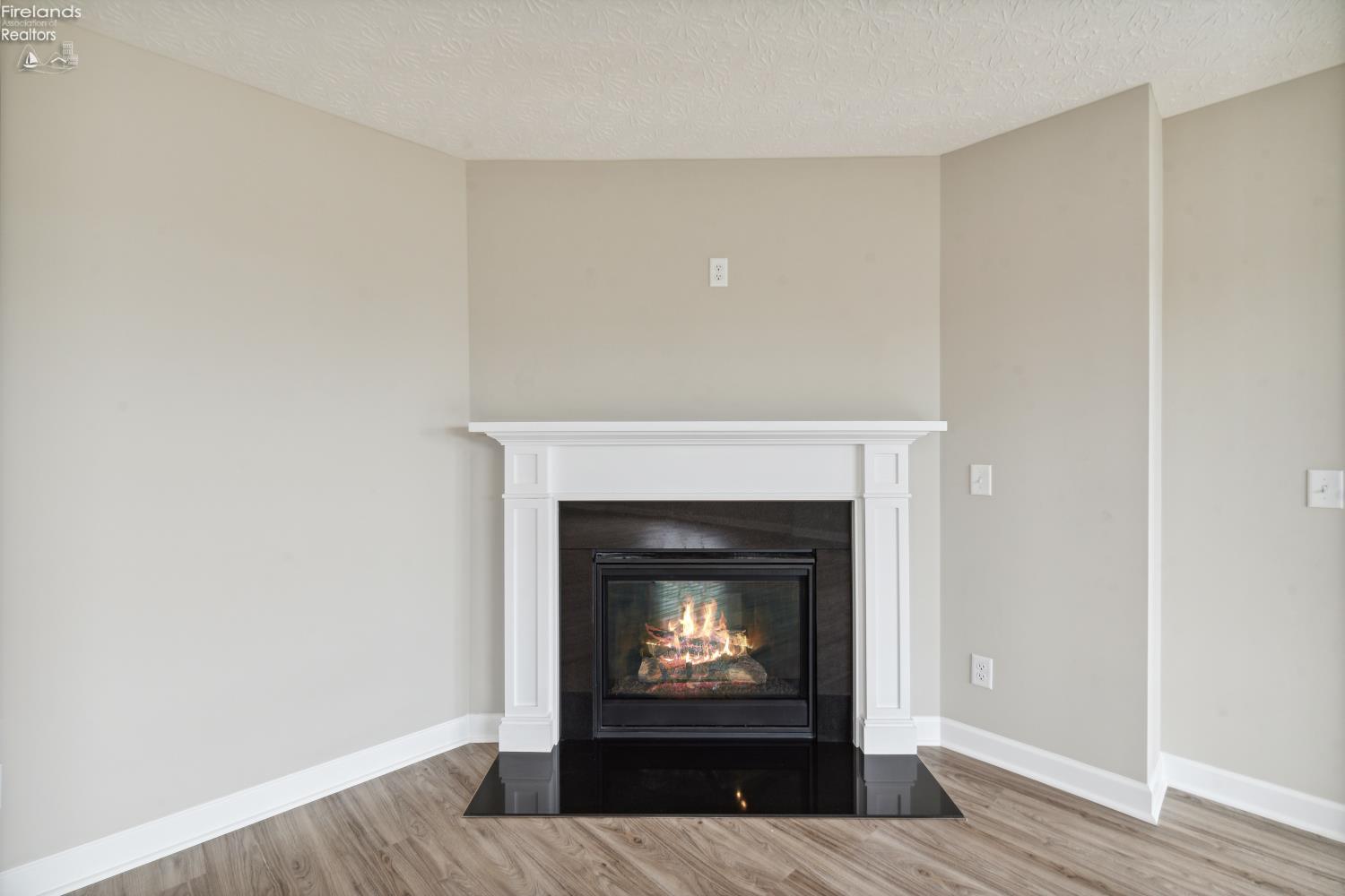 2782 S Waterside Court 192