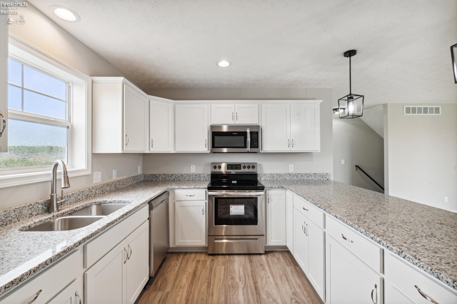 2782 S Waterside Court 192