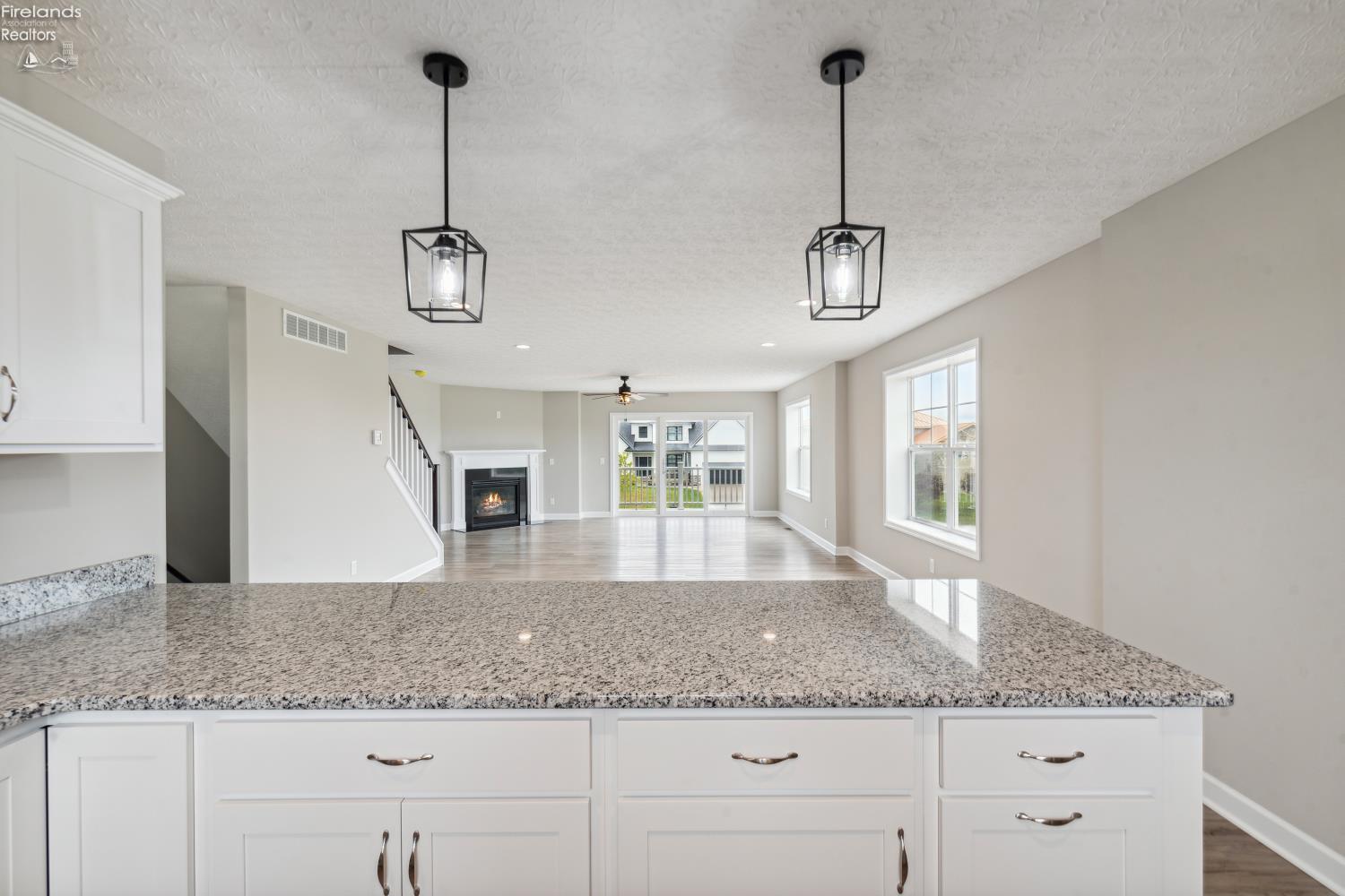 2782 S Waterside Court 192