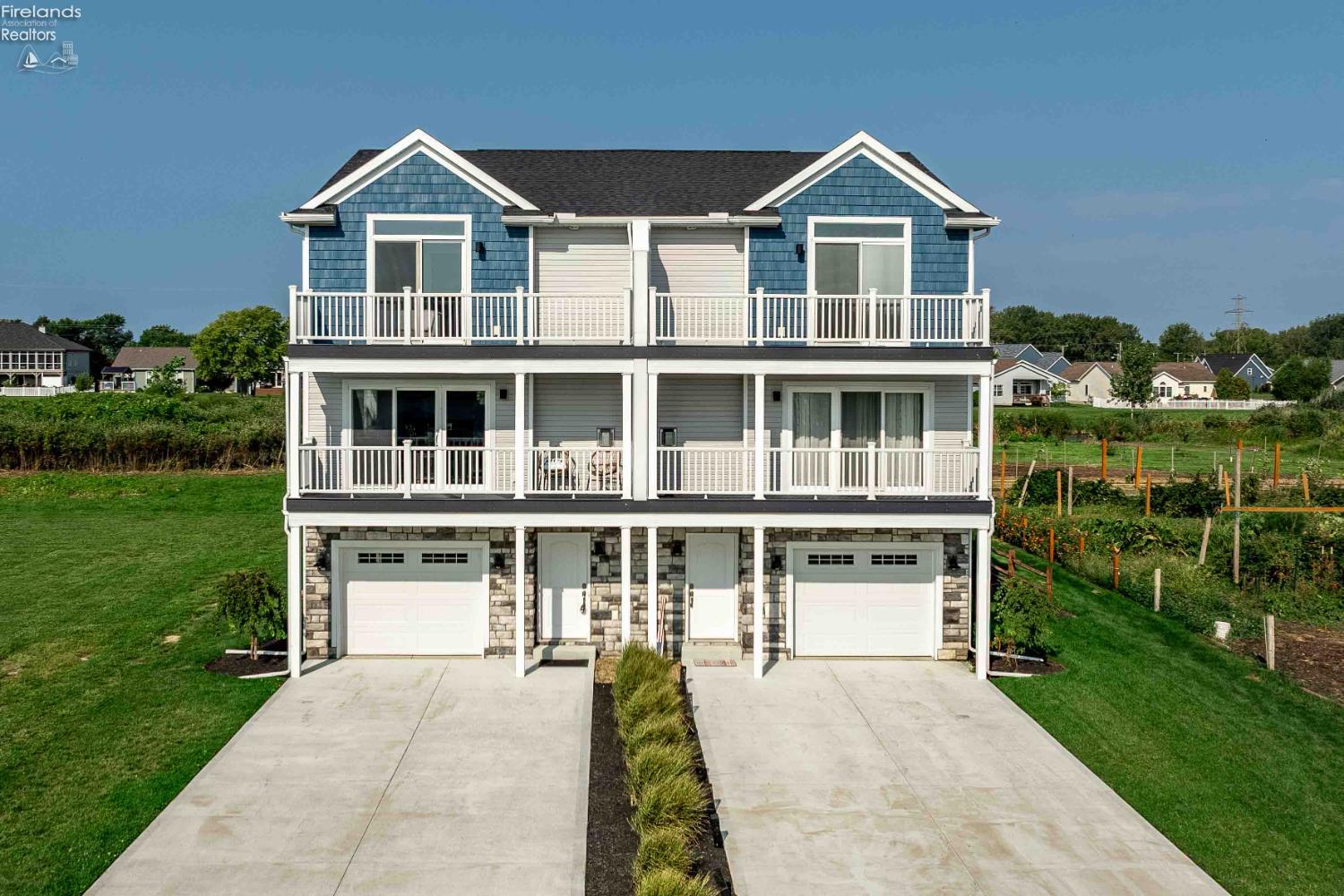 2782 S Waterside Court 192