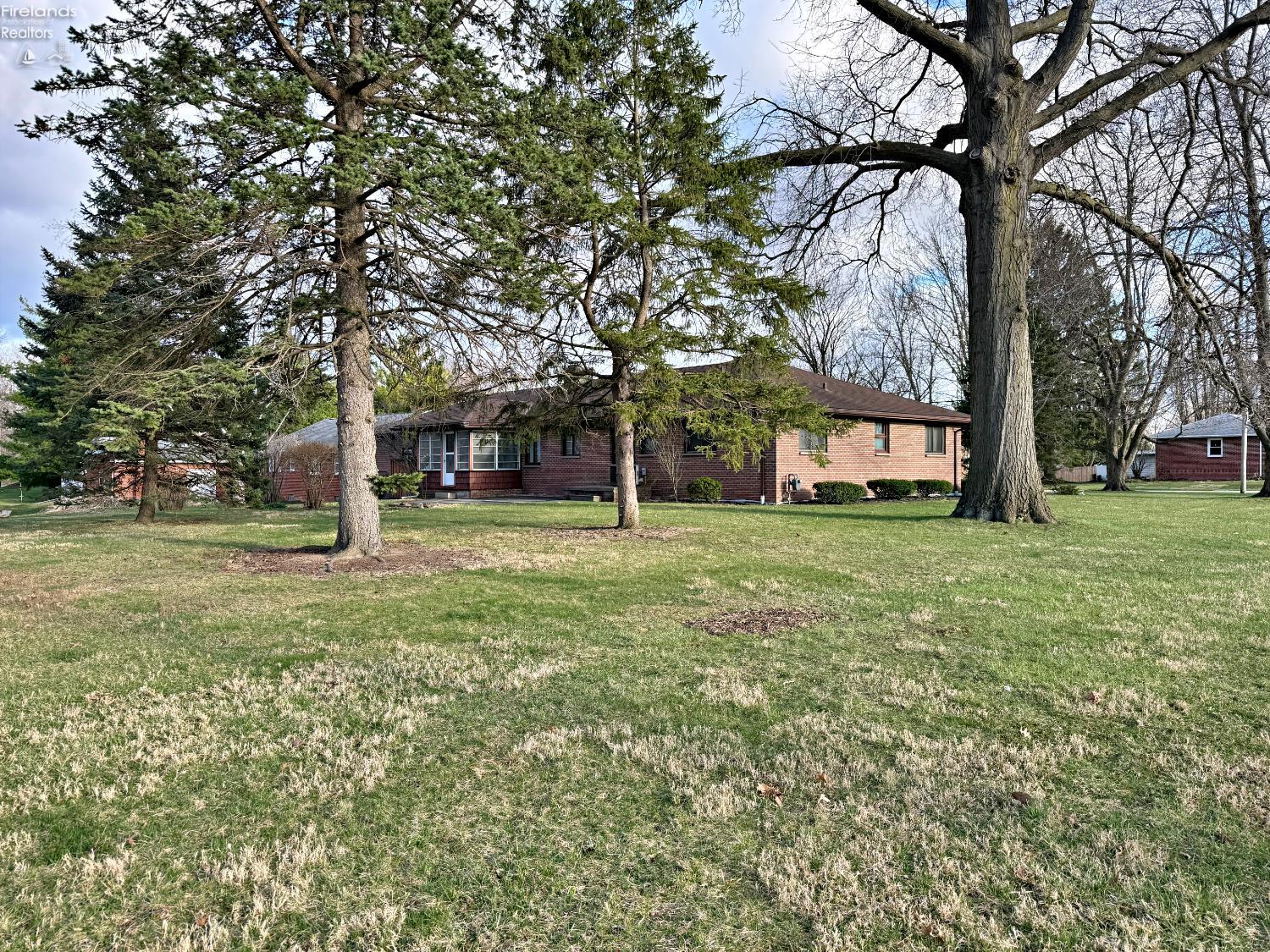 96 Lindsay Avenue