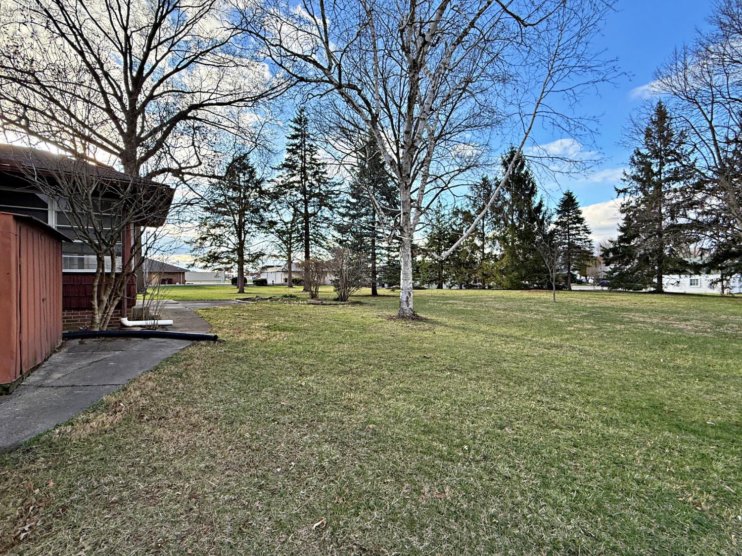 96 Lindsay Avenue