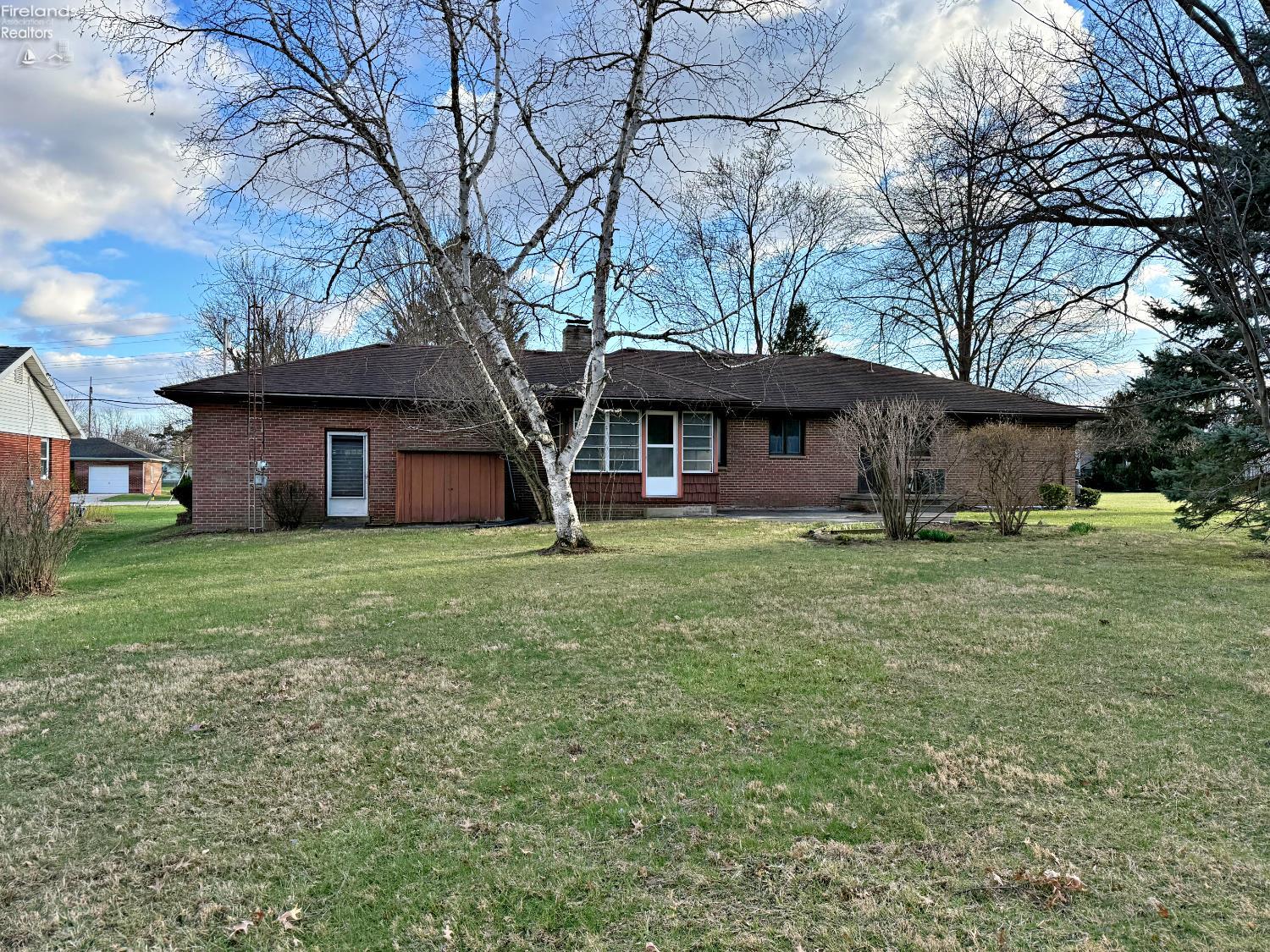 96 Lindsay Avenue