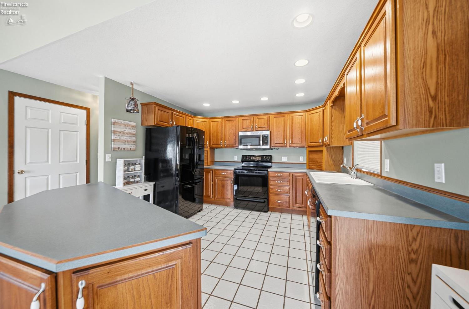 4955 E Wohlers Avenue