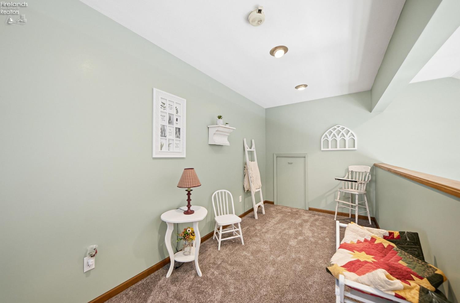 4955 E Wohlers Avenue