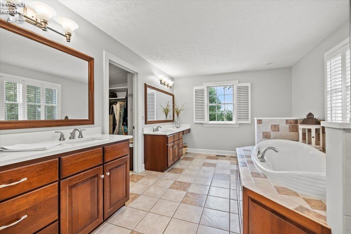 2440 Wyandot Rd.