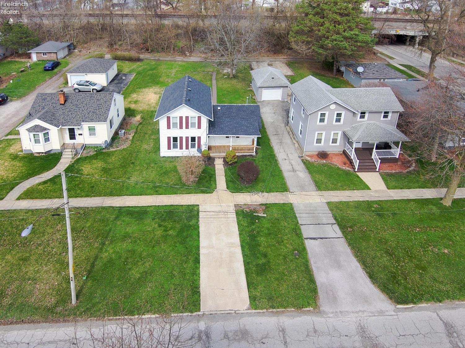 421 E 4th