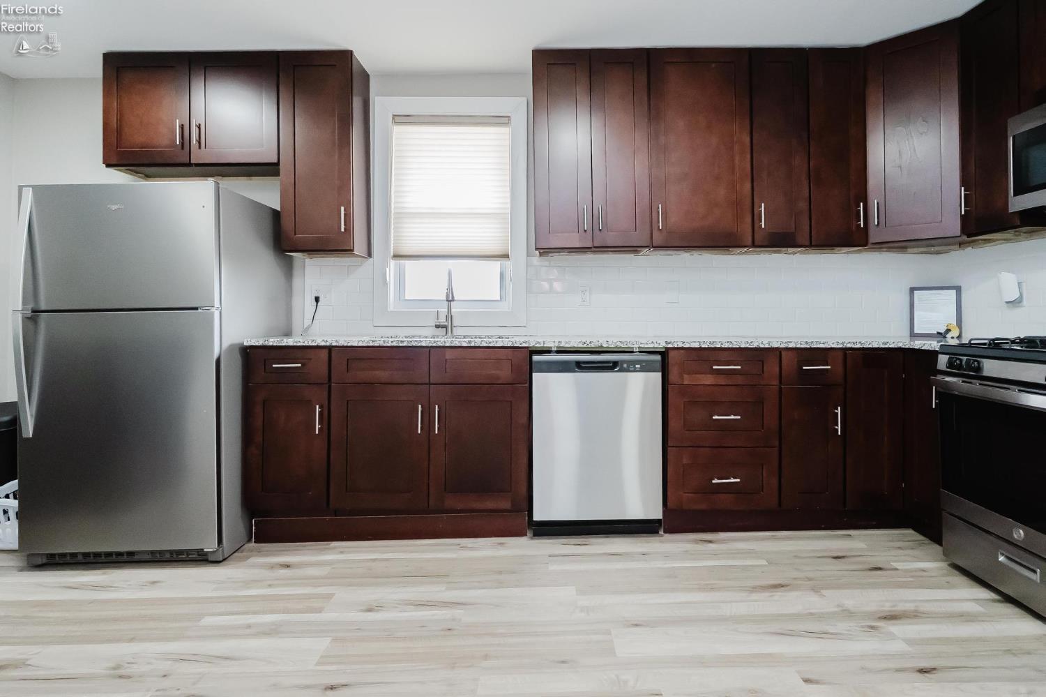 421 E 4th