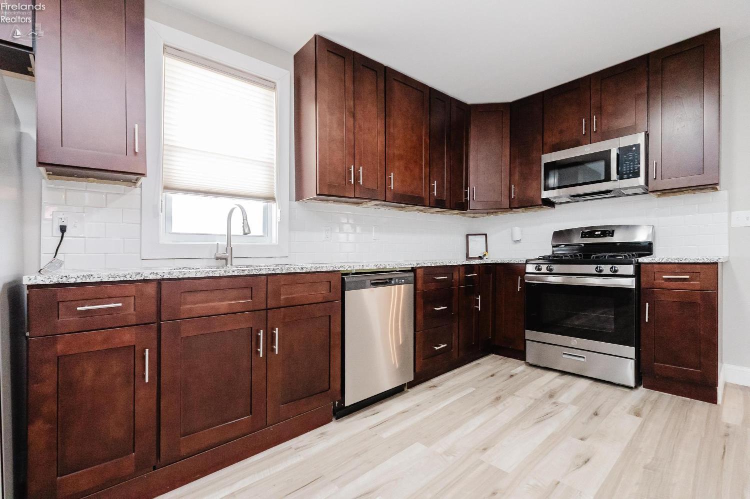 421 E 4th