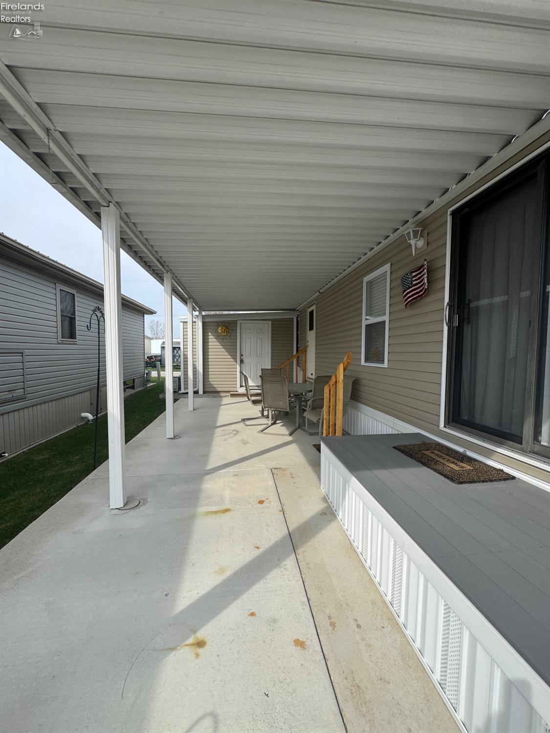 1220 W Richey Road 60