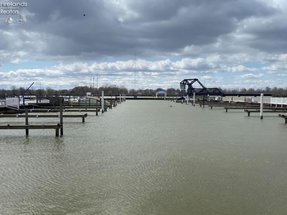 1220 W Richey Road 60