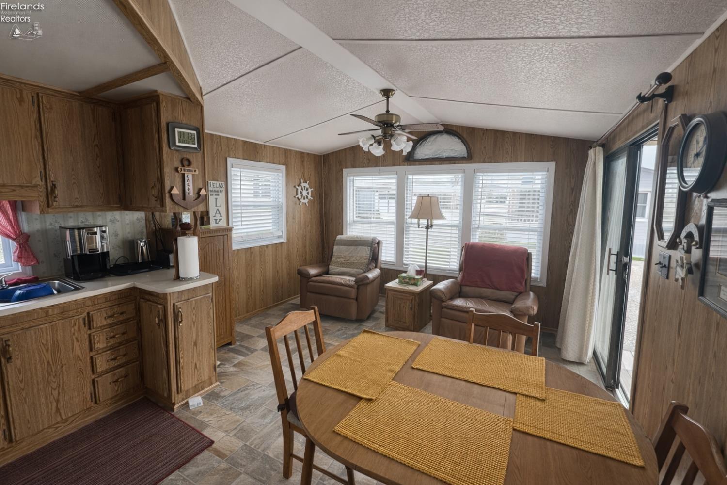 1220 W Richey Road 60