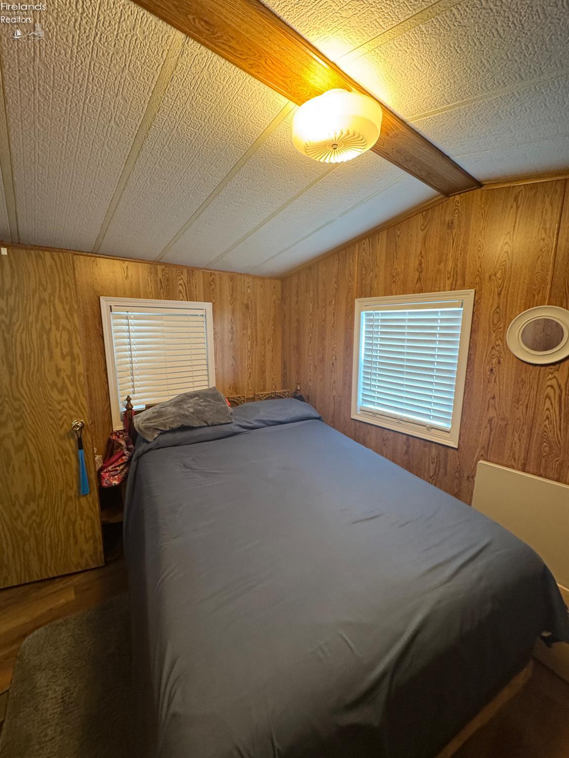 1220 W Richey Road 60