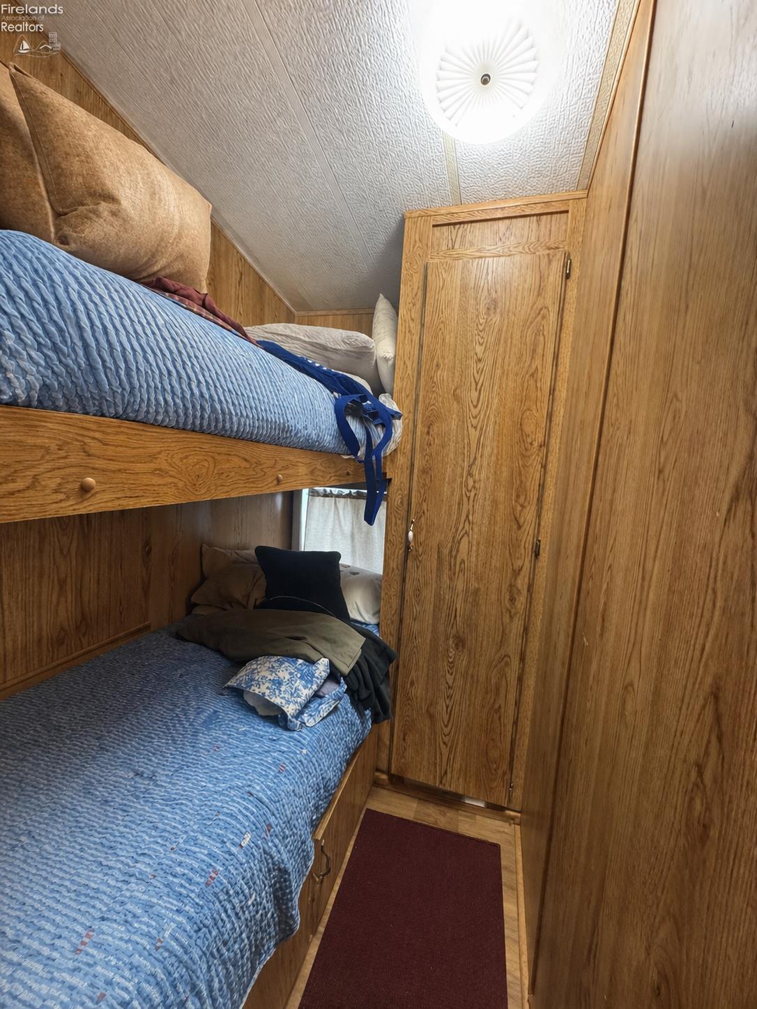 1220 W Richey Road 60