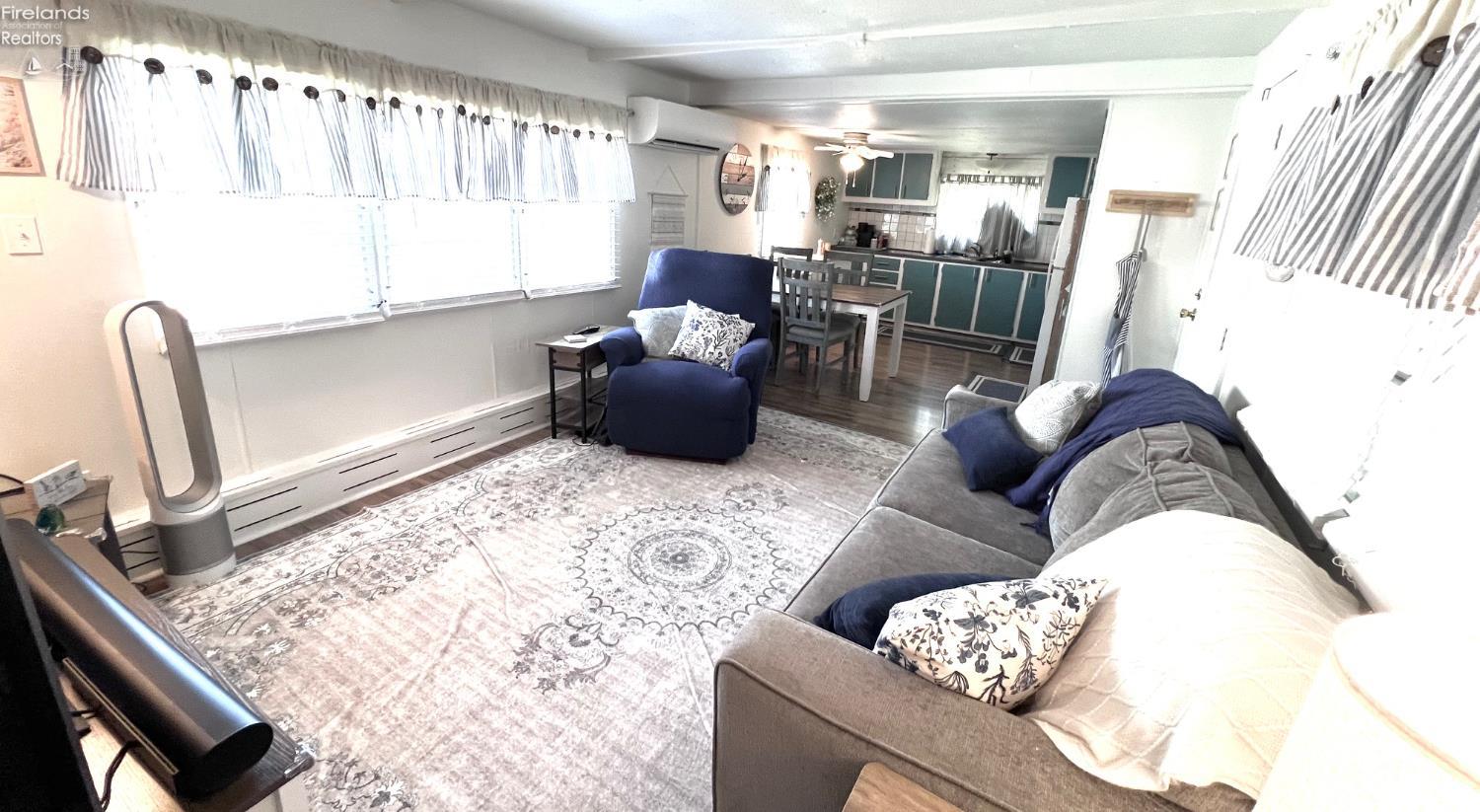 3575 NE Catawba Road 29