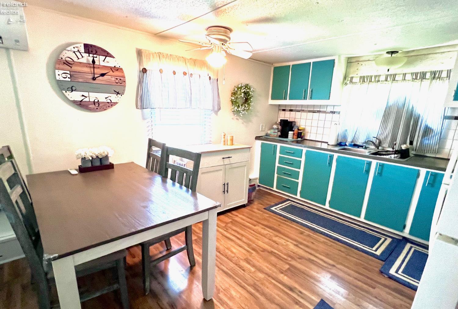 3575 NE Catawba Road 29