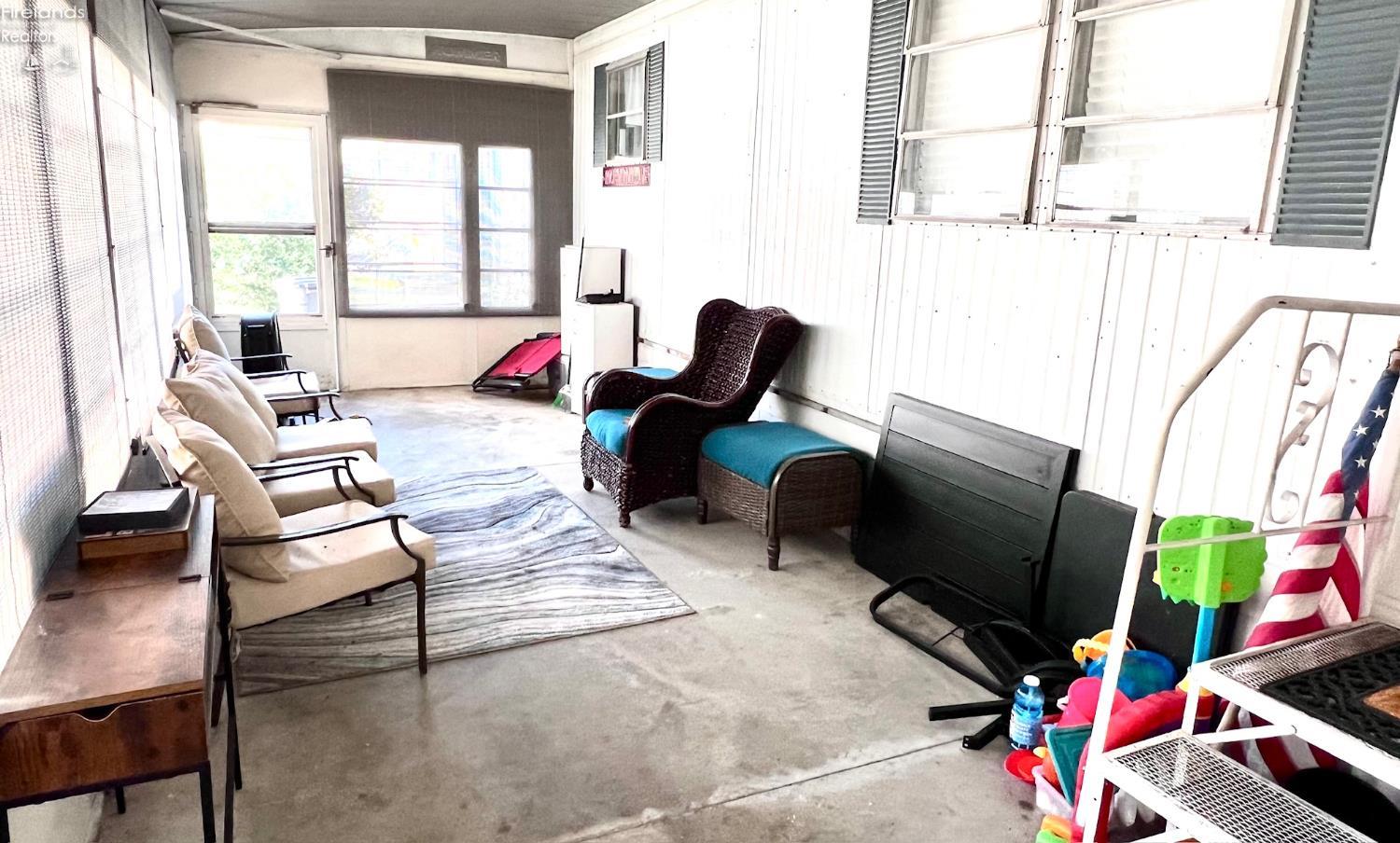 3575 NE Catawba Road 29