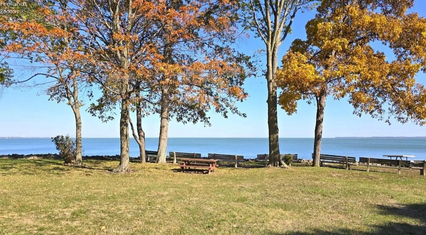 3575 NE Catawba Road 29