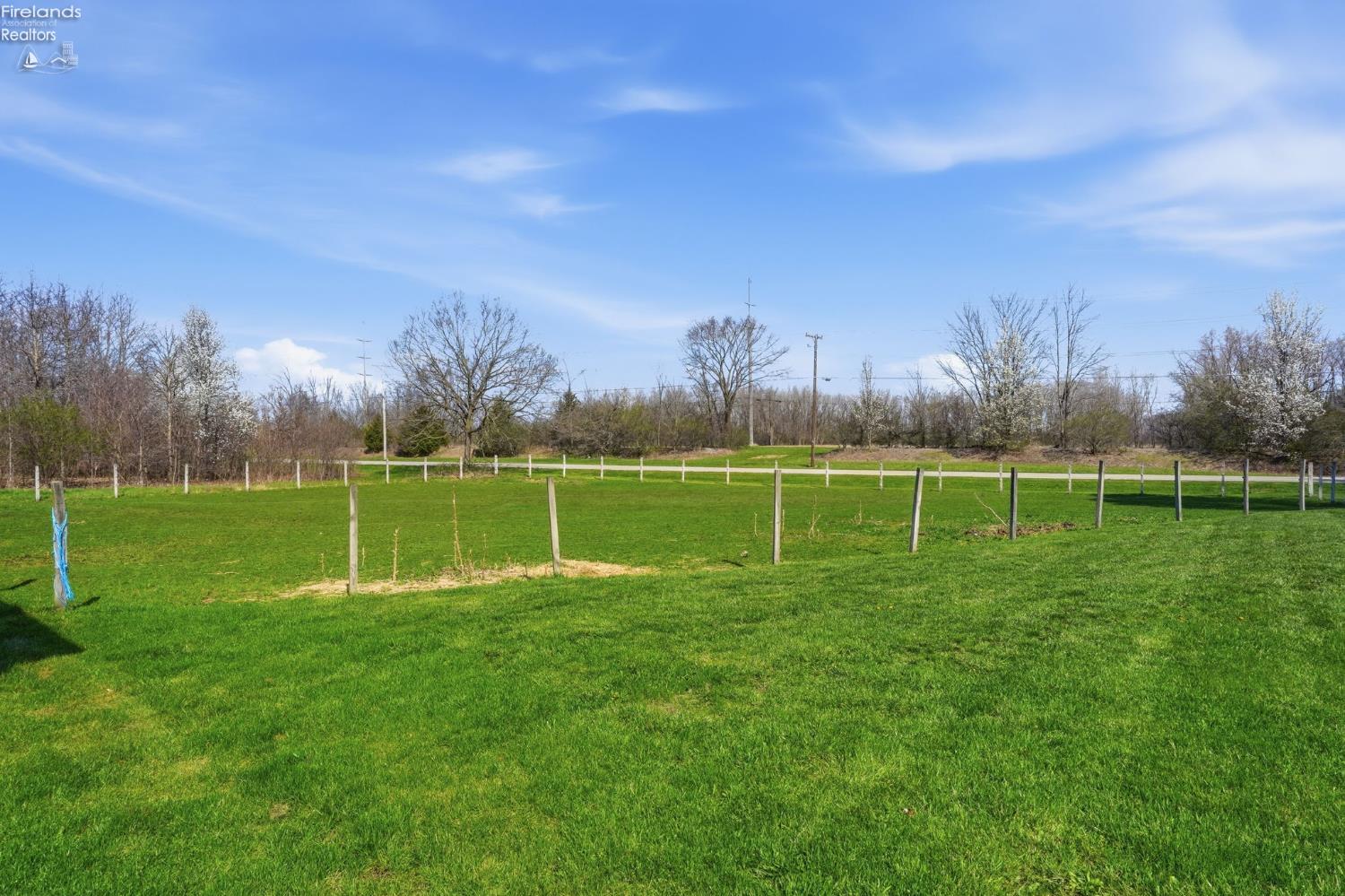 1444 E County Road 50
