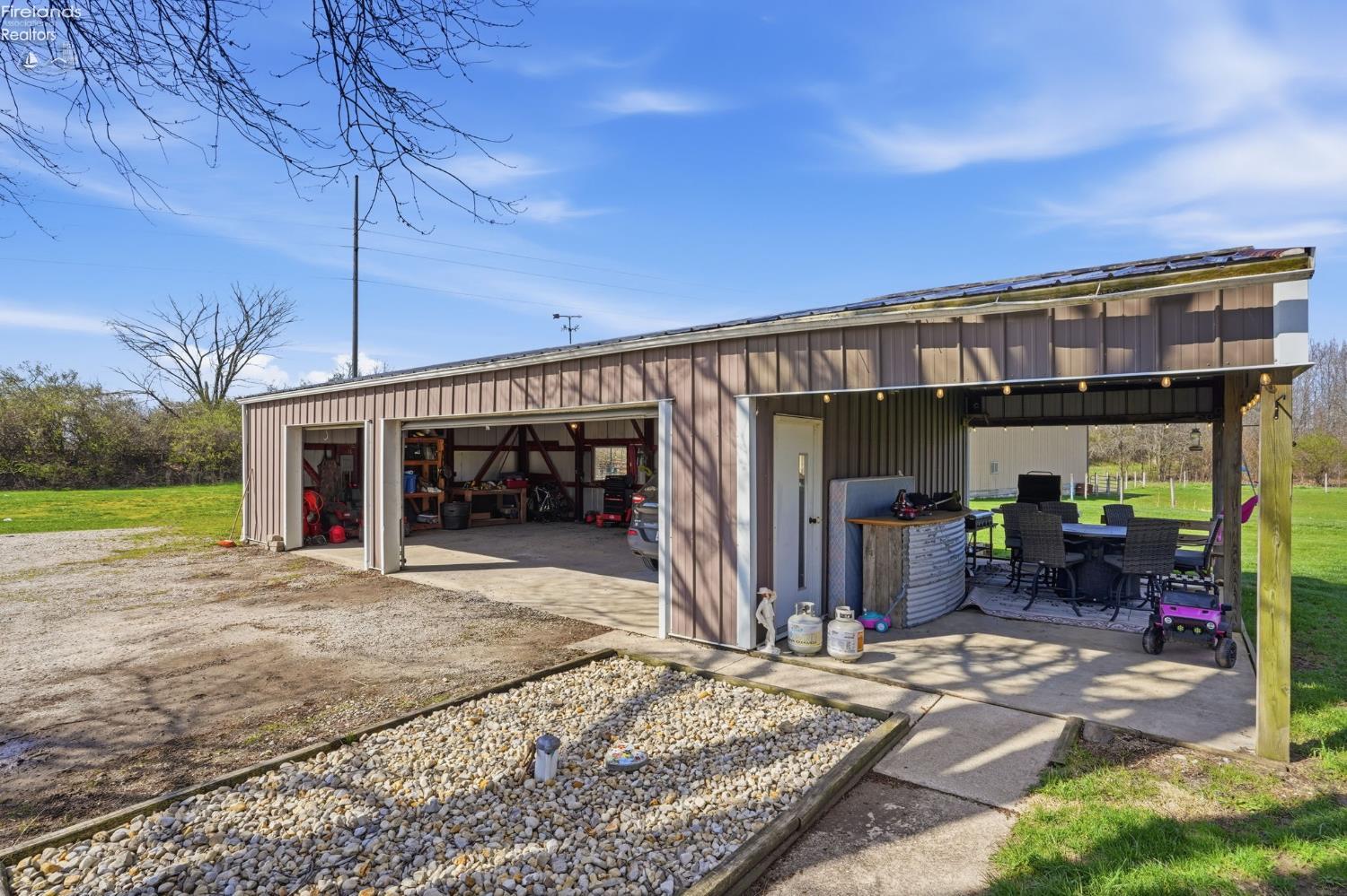 1444 E County Road 50