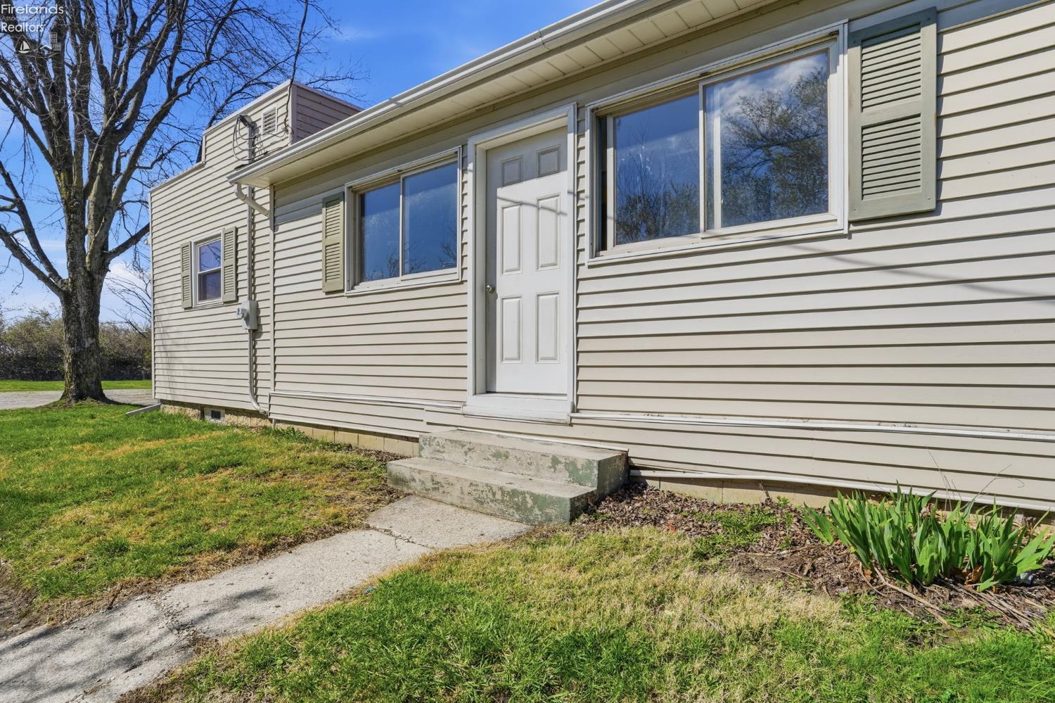 1444 E County Road 50