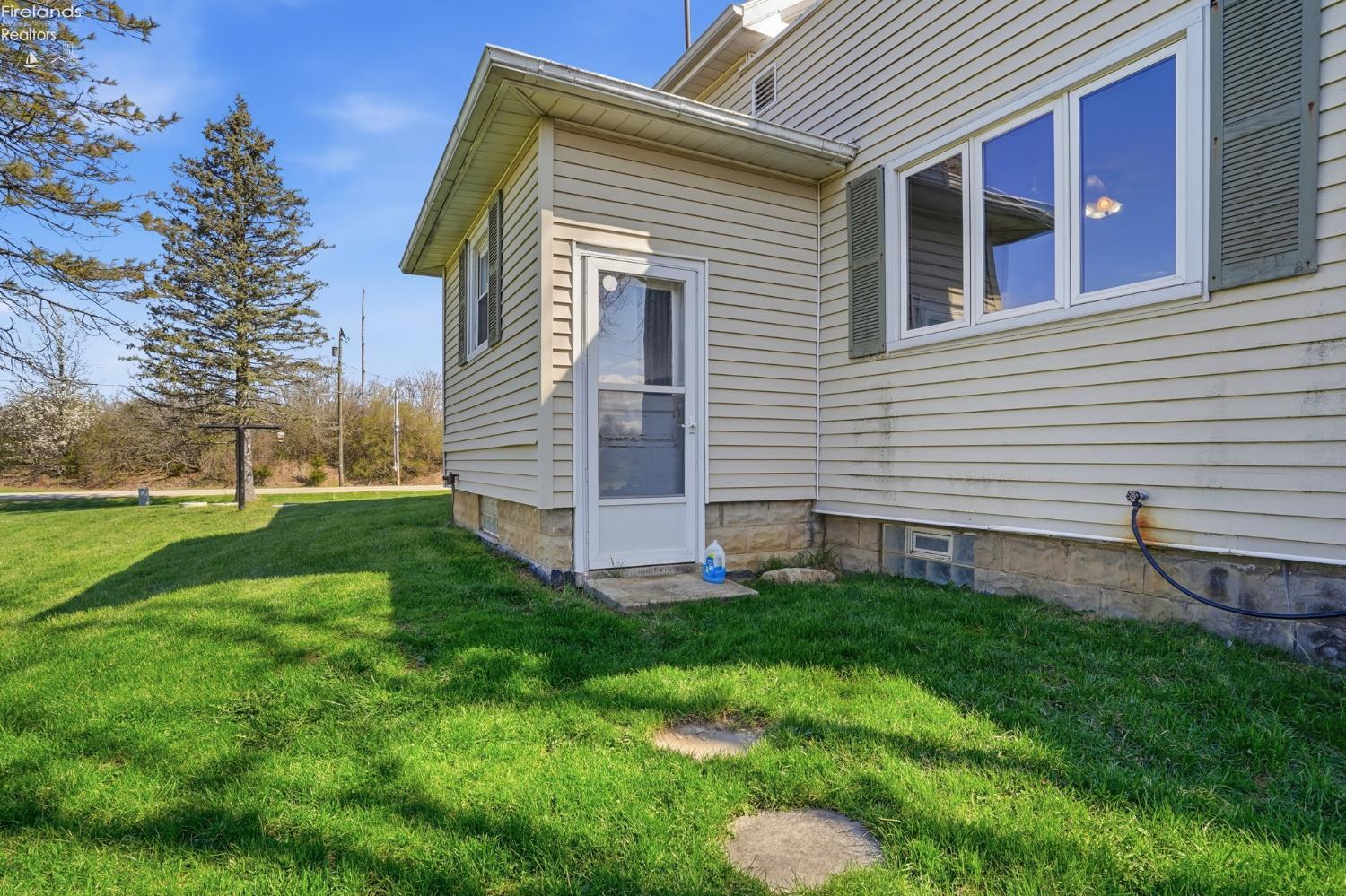 1444 E County Road 50