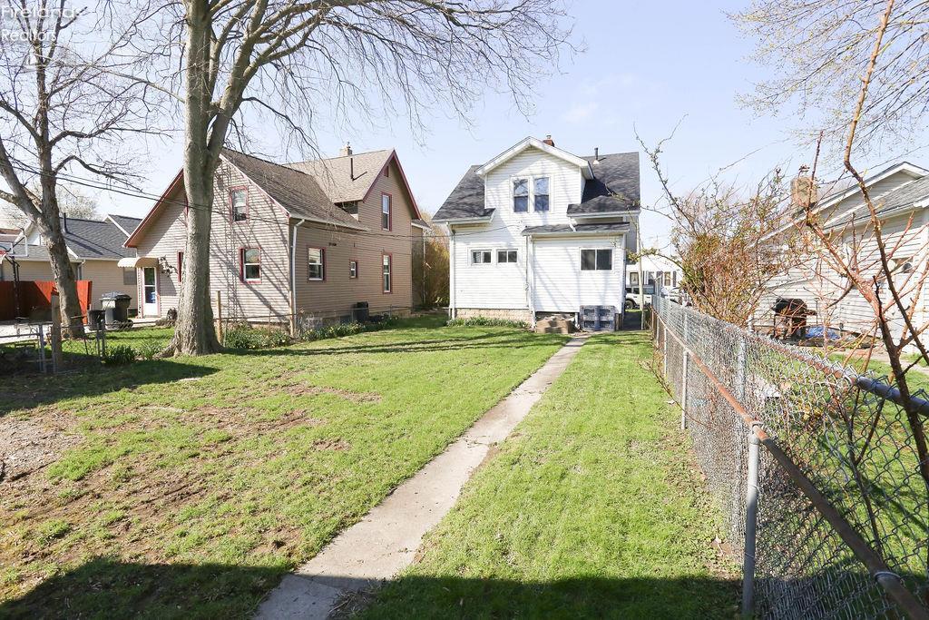 1014 Fourth St