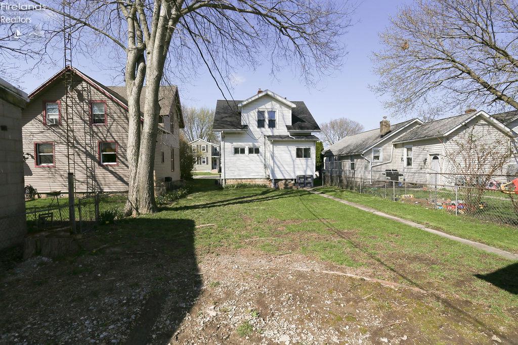 1014 Fourth St