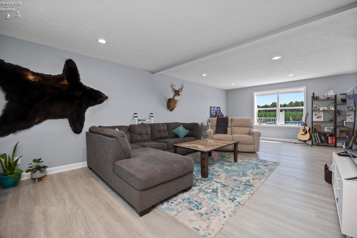 2702 W Bogart Road