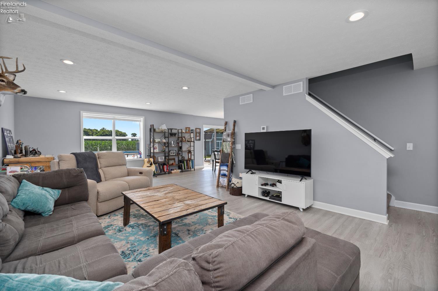 2702 W Bogart Road
