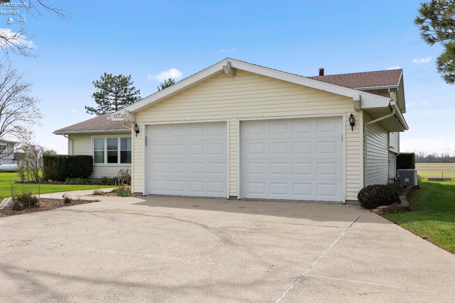 4346 N SR 53