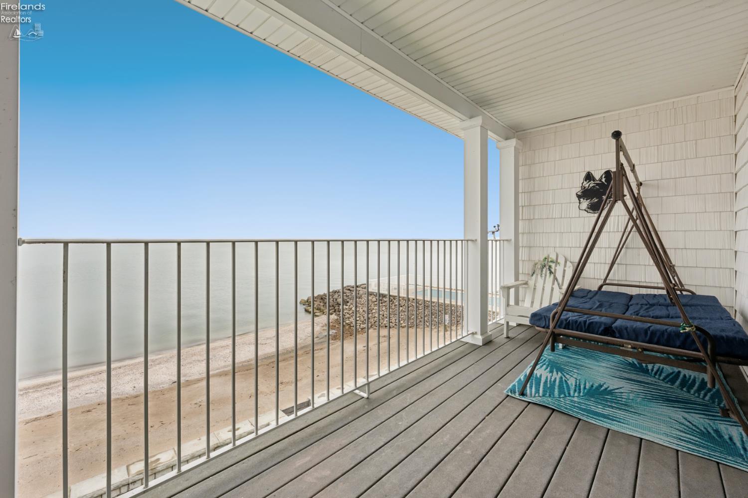 1213 W Lakeshore Drive