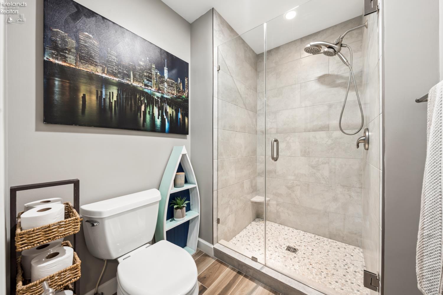 1213 W Lakeshore Drive