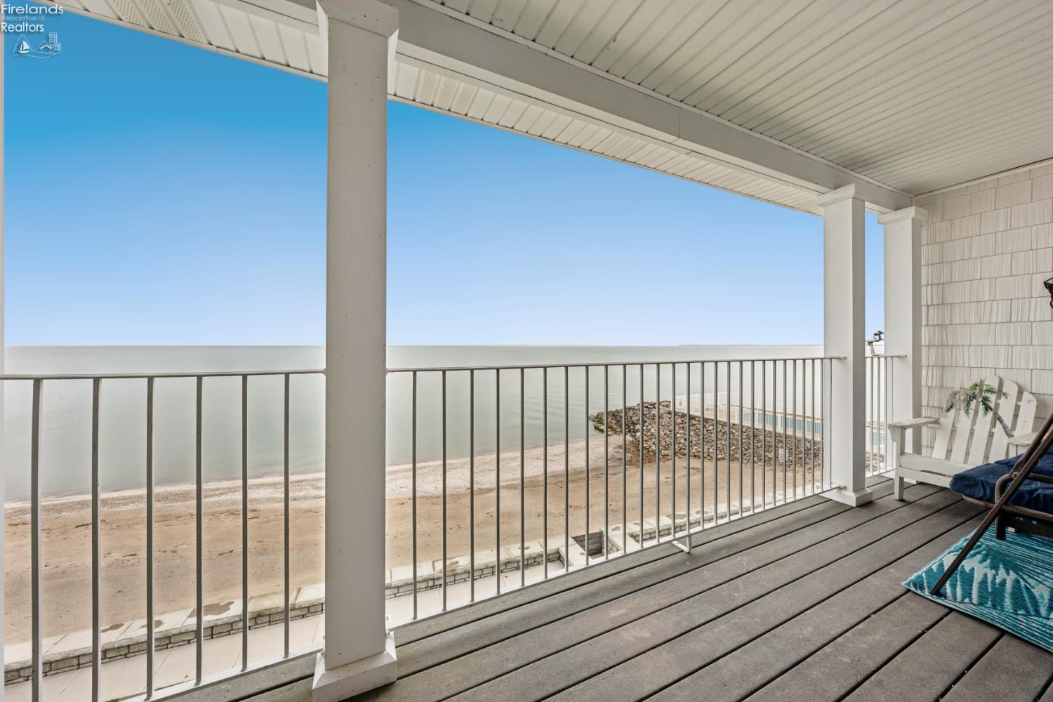 1213 W Lakeshore Drive