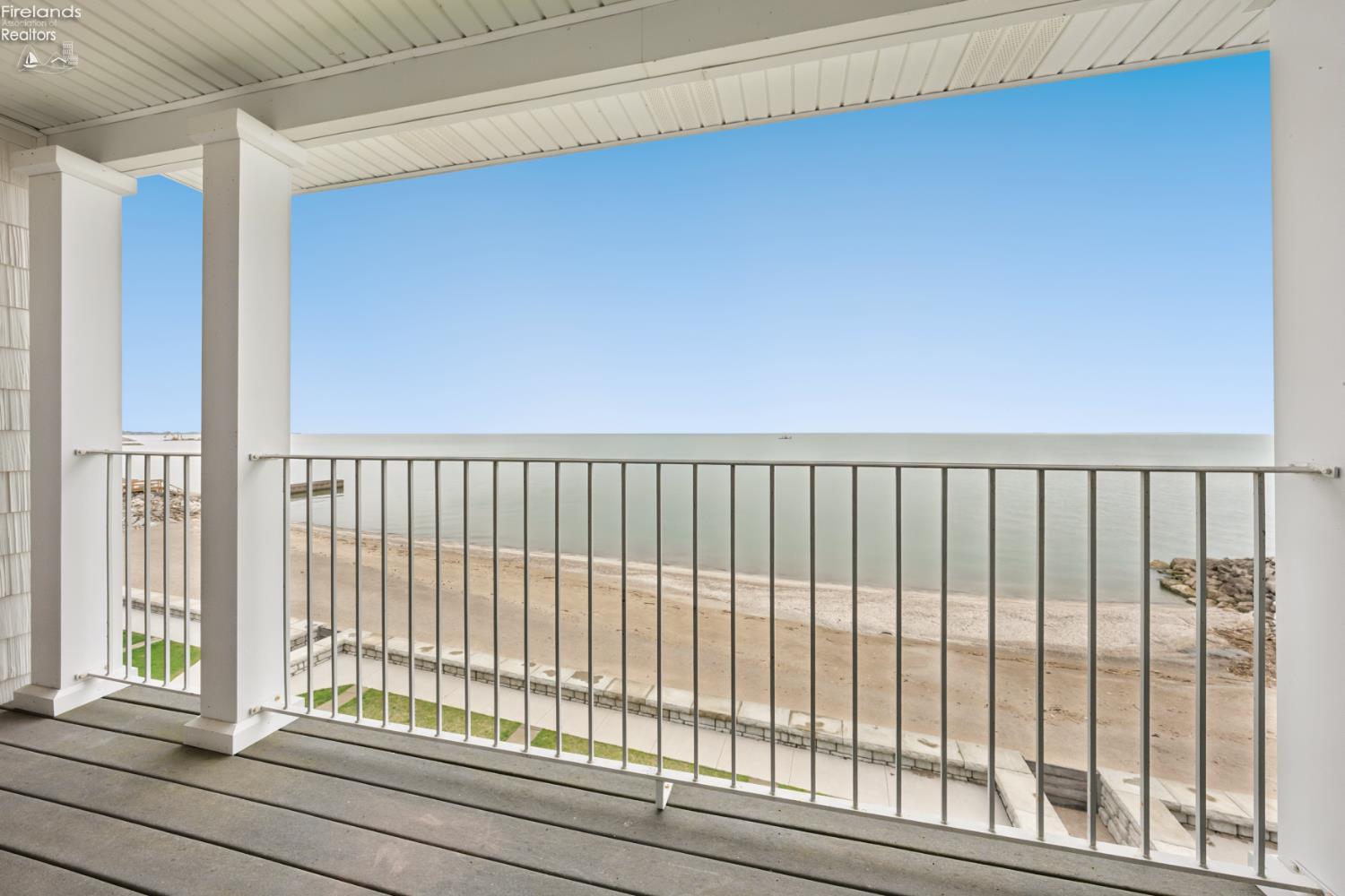 1213 W Lakeshore Drive