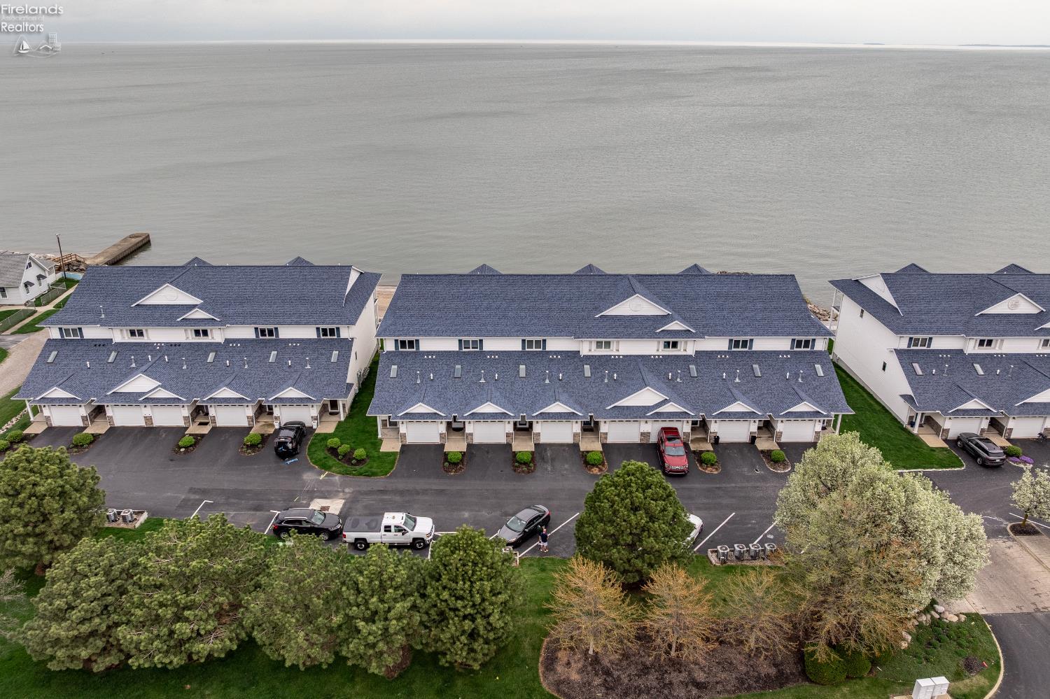 1213 W Lakeshore Drive