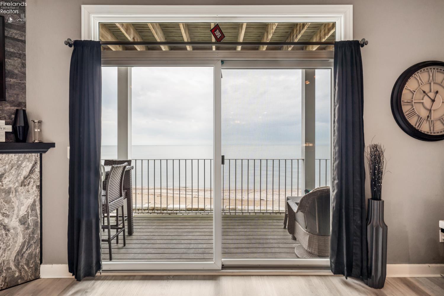 1213 W Lakeshore Drive