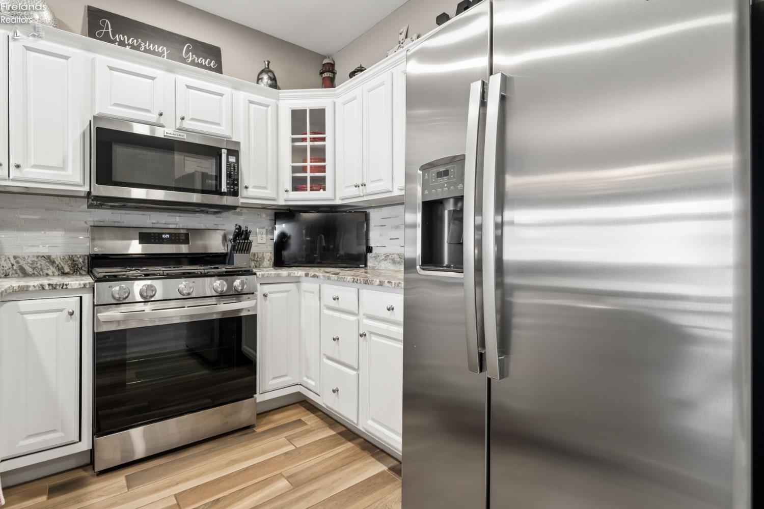 1213 W Lakeshore Drive