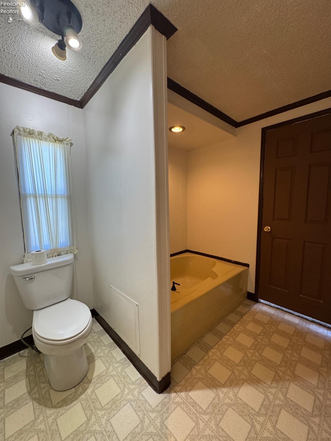134 W Birchard
