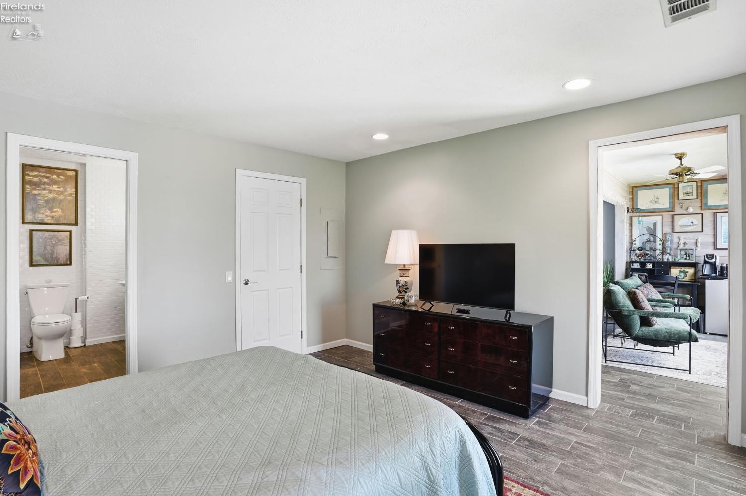 1507 E Cleveland Road 422