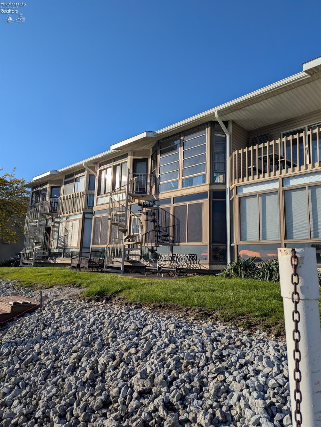 6458 N Harris Harbor Drive
