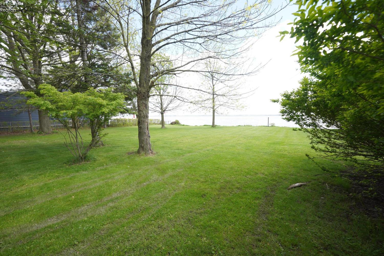 2426 E Schiewe Road