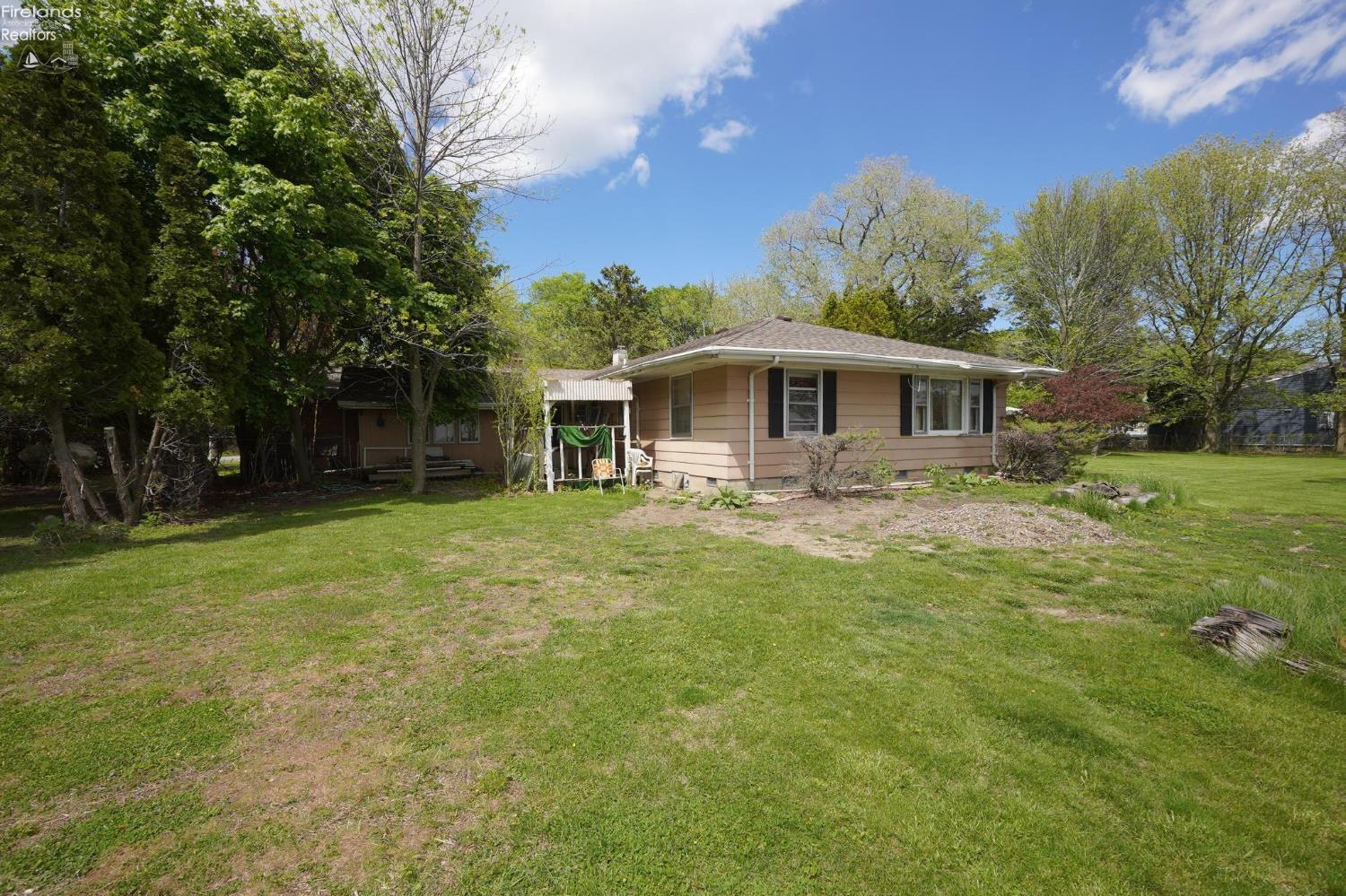 2426 E Schiewe Road